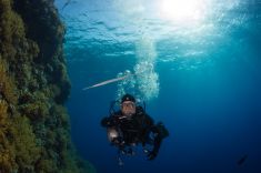 1285643