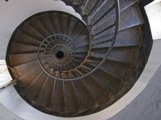 306332